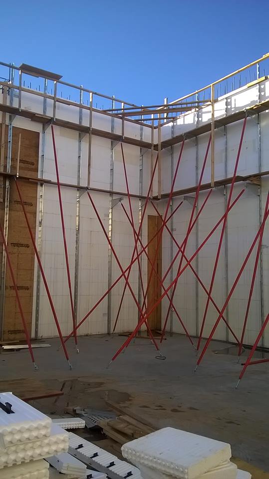 Tall Walls, photo 1