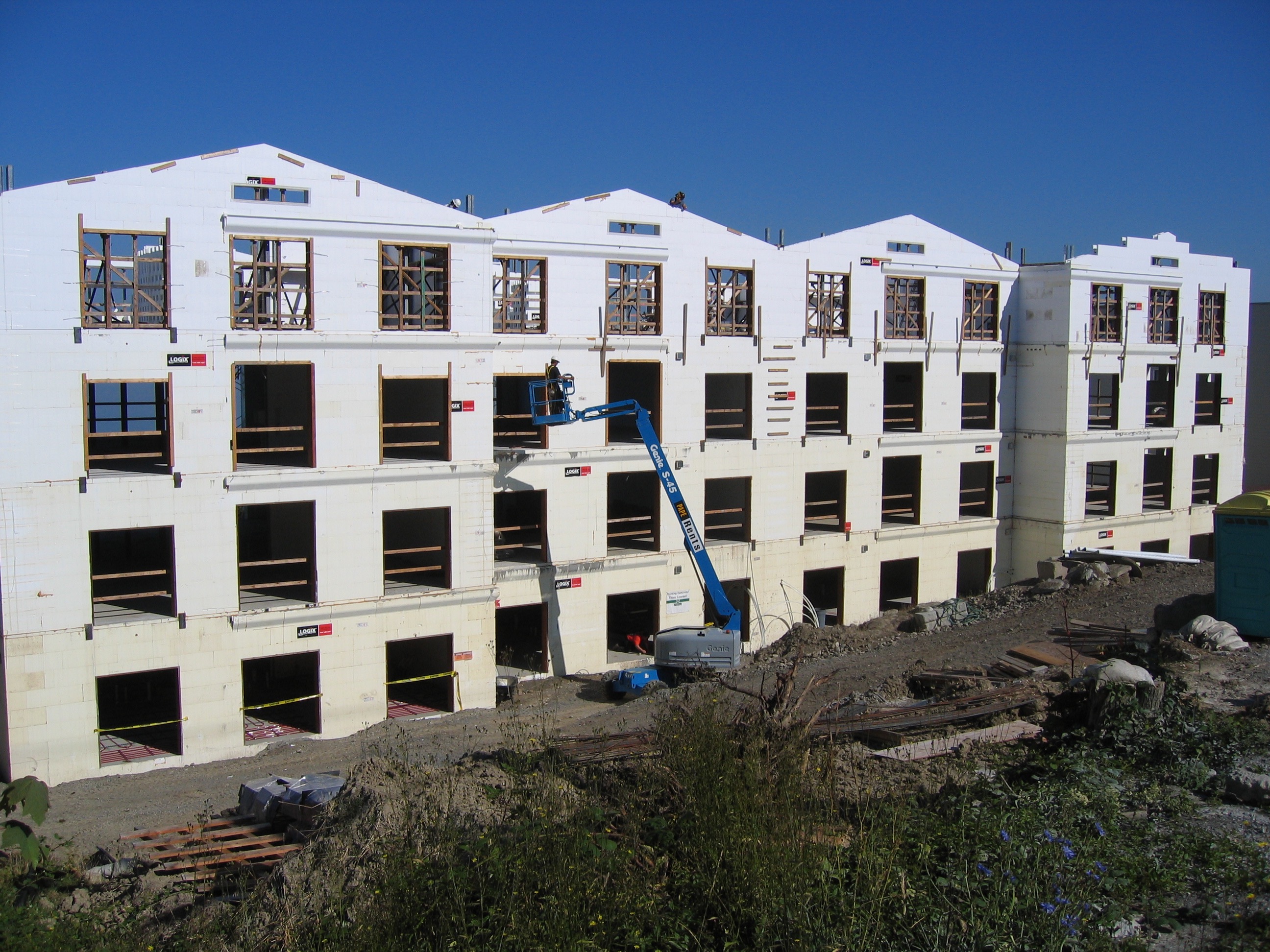 Mid-Rise|Over 3 Storey, photo 1