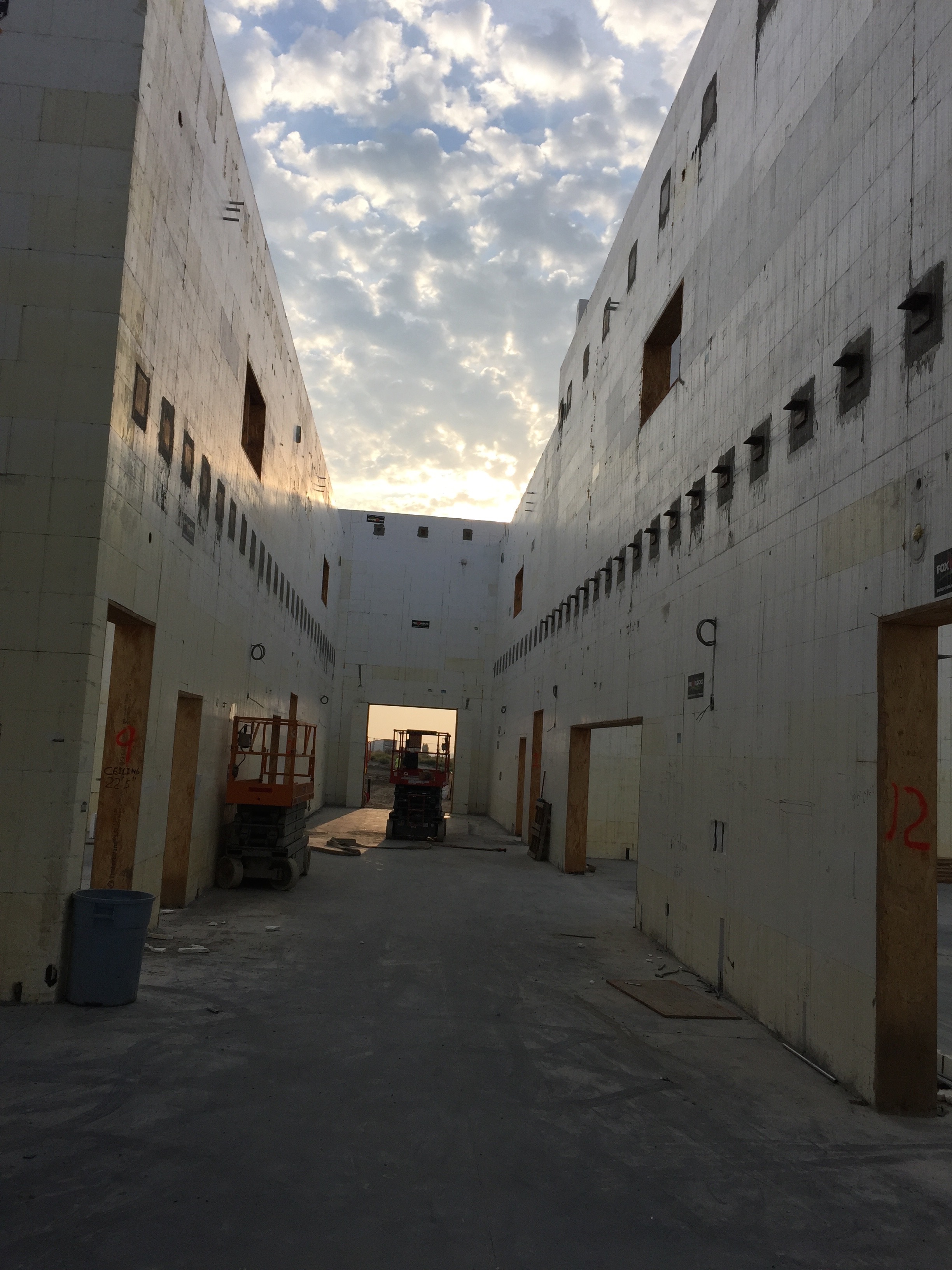 Tall Walls, photo 3
